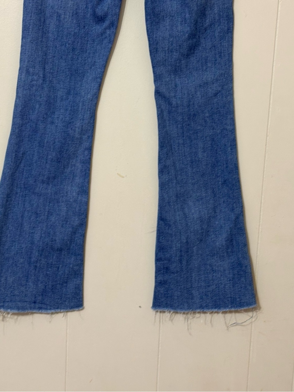 MOTHER The Weekender Fray Jeans A Groovy Kind of Love Flare Blue 26 - Picture 8 of 13